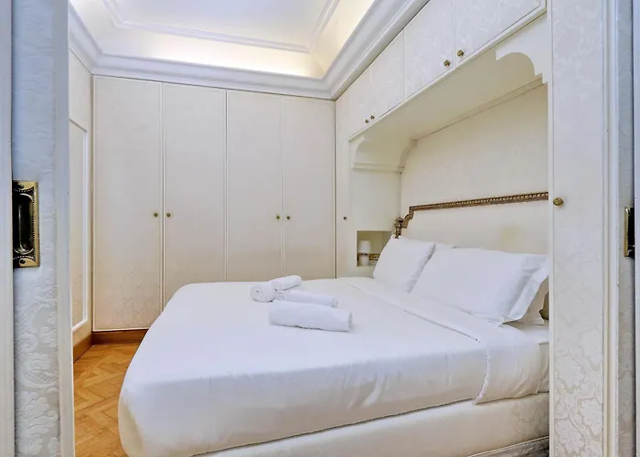 Tritone Luxury House
